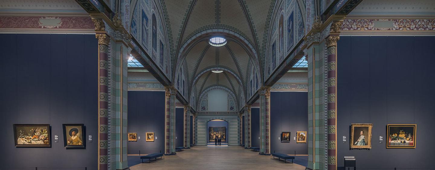 Wide angle shot of a gallery in Rijksmueum